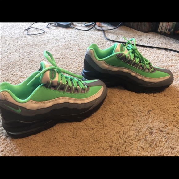 Nike Air Max - Picture 3 of 3